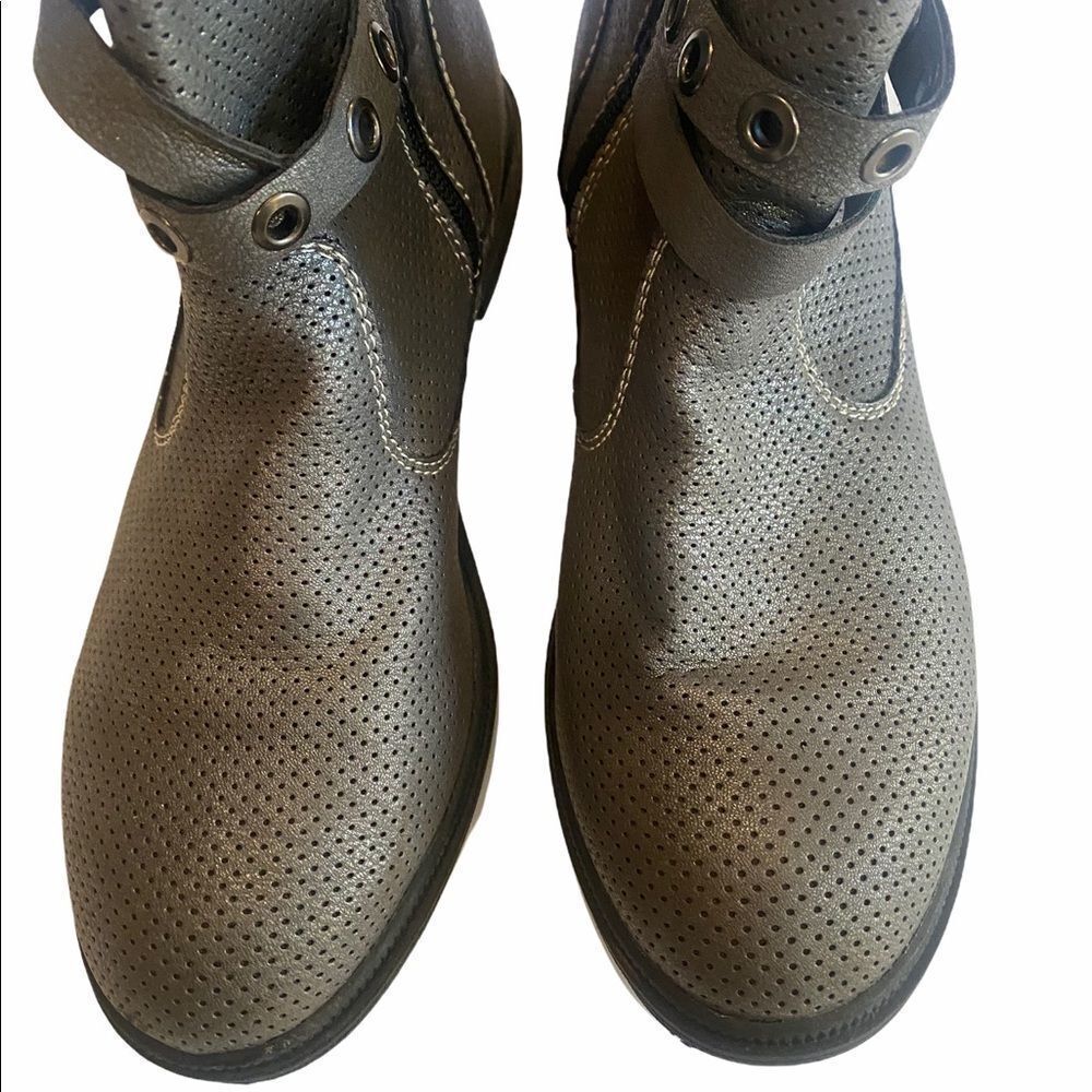 Pepperts Gray/Silver Ankle Boots  studs & decorative double straps  Size 4y Teen